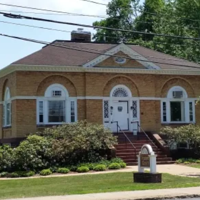 Probate Court & Spaish American War monument